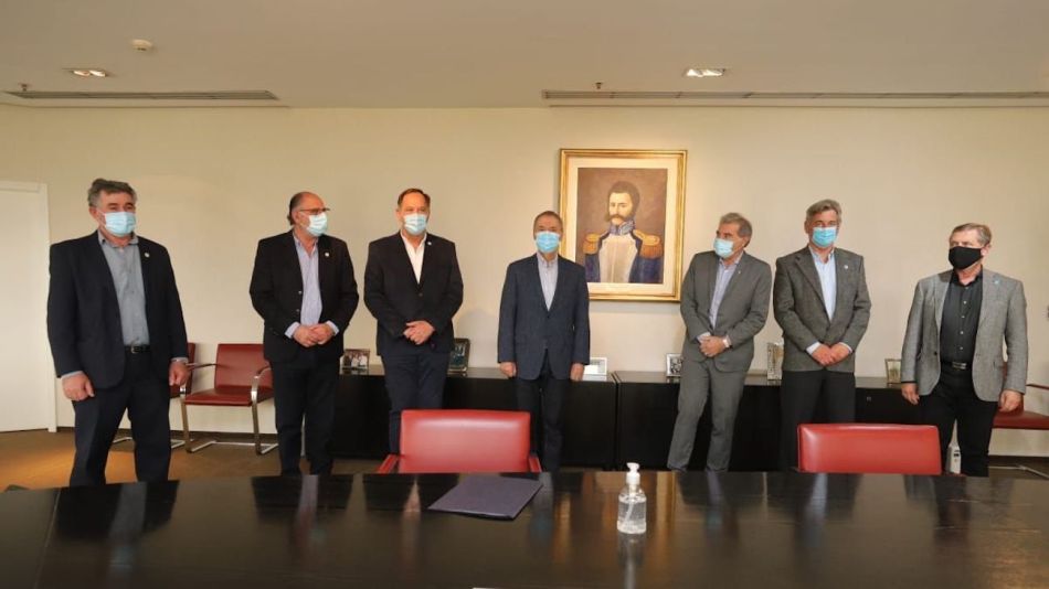 Juan Schiaretti y la Mesa de Enlace