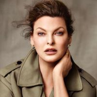Linda Evangelista reveló que quedó “brutalmente desfigurada” y que vive como una ermitaña