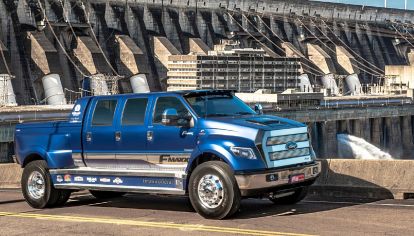 Conocé la Ford F-Maxx, la enorme pick-up con chasis de camión