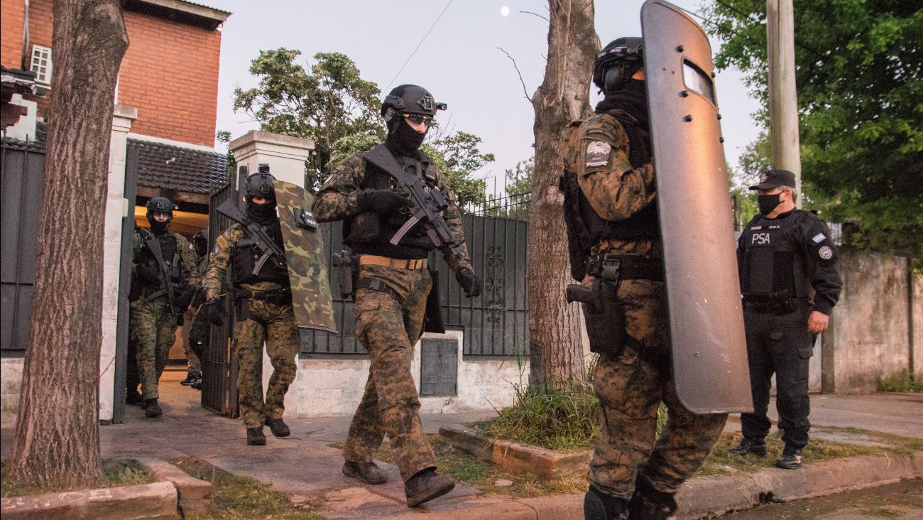 Megaoperativo por narcolavado en las provincias de Santa Fe y Salta. 