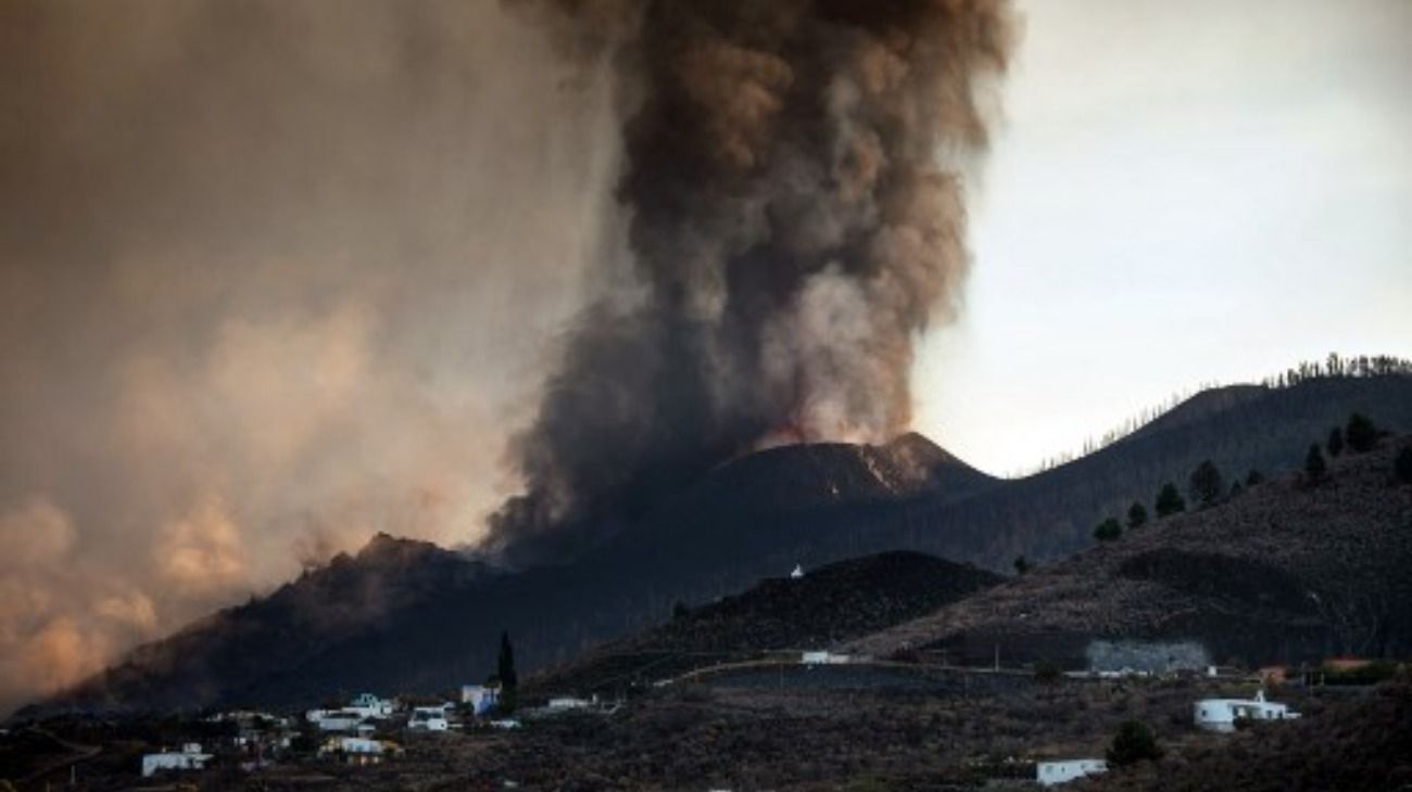 La Palma. Sigue en actividad el volcán Cumbre Vieja.