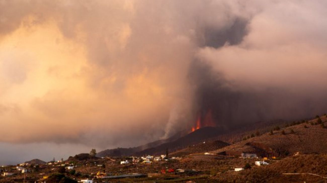 La Palma. Sigue en actividad el volcán Cumbre Vieja.