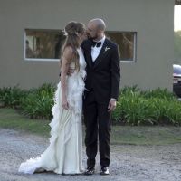  Todos los detalles del look de Abel Pintos y Mora Calabrese en su casamiento