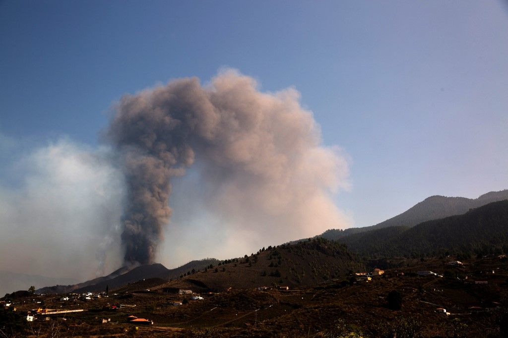 La erupción del volcán de Cumbre Vieja (Islas Canarias) se inició el 19 de septiembre y en una semana dejó casi 6.000 evacuados y 400 edificaciones dañadas.