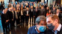 La oposición se juntó el martes 21 para hacerse notar en medio del espectáculo de la interna oficial. Manes y Santilli, juntos.