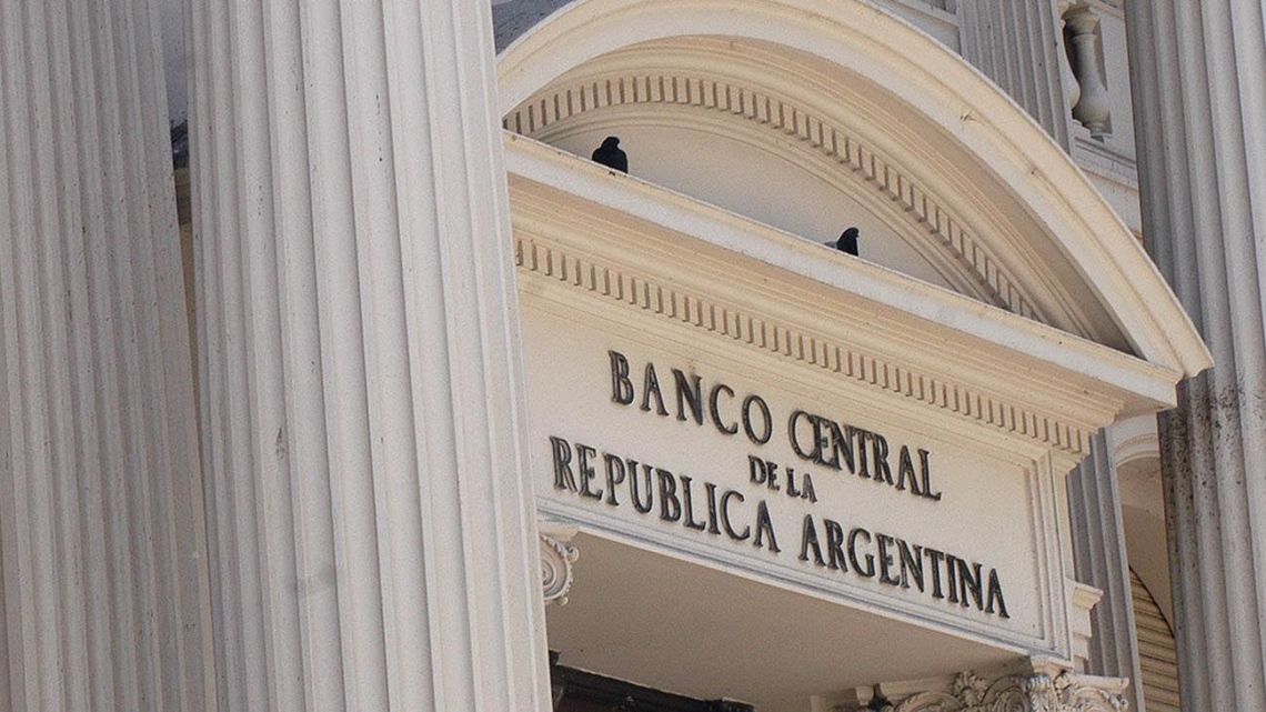 Argentina seeks additional local financing in pesos with mutual funds thumbnail