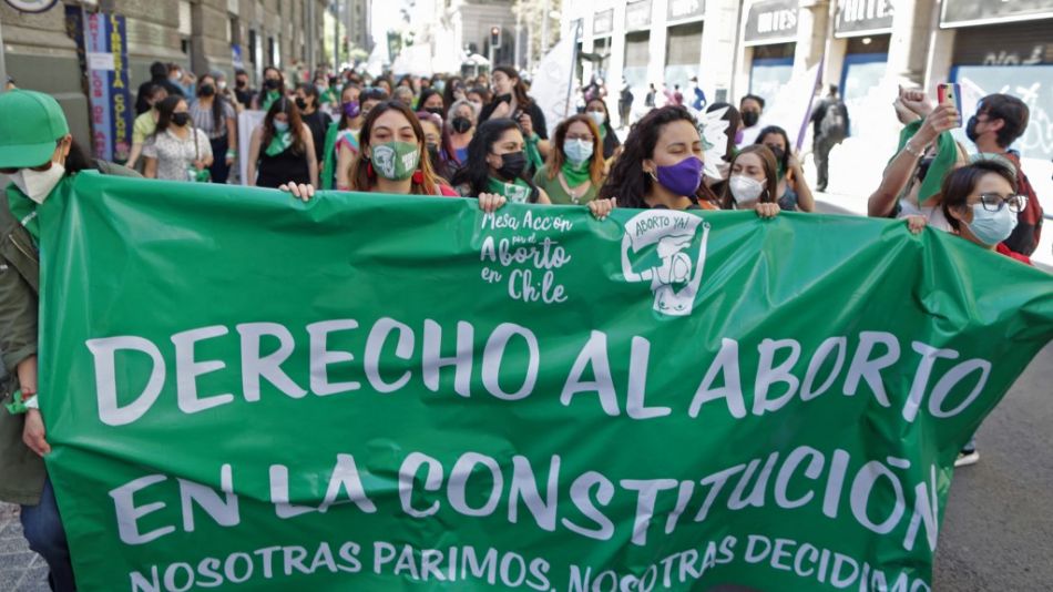 El Congreso de Chile dio media sanción a la despenalización del aborto