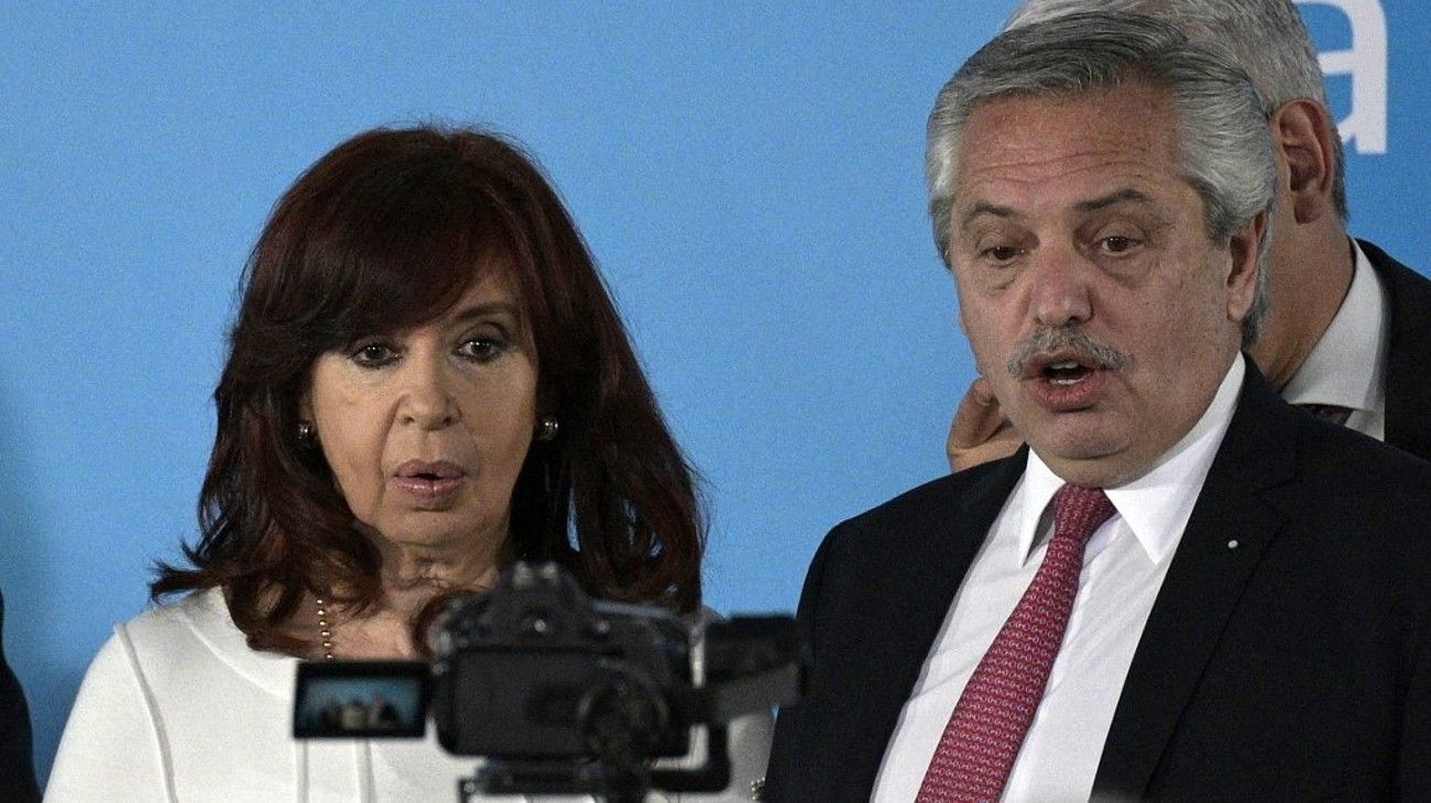 Las fotos que dejó el acto que volvió a mostrar en público a Alberto Fernández y Cristina Kirchner, luego de la carta que derivó en el cambio de Gabinete.