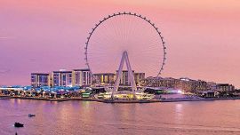 Esta gigantesca vuelta al mundo se construyó con 11.200 toneladas de acero, un 33 % más que la Torre Eiffel.