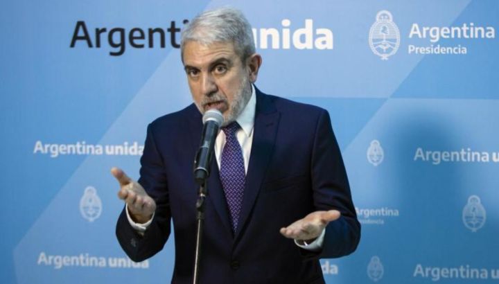 Aníbal Fernández negó que la Policía Federal ontrole los carnets de vacunación.