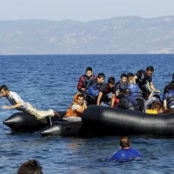  El 3 de octubre de 2013 un barco con 500 inmigrantes africanos naufragó cerca de la isla italiana de Lampedusa.