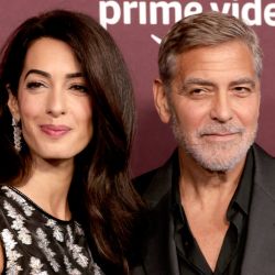 Amal Clooney y George Clooney asisten al estreno de "The Tender Bar" de Amazon Studios Presents Los Ángeles en el DGA Theater Complex en Los Ángeles, California. | Foto:Frazer Harrison/Getty Images/AFP