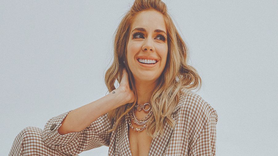 La premiada actriz mexicana Carmen Aub está al mando del ciclo que ya podés ver los martes a las 22 en E!