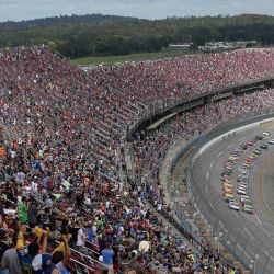 Vista general desde las tribunas de la carrera durante la YellaWood 500 de la NASCAR Cup Series en Talladega, Alabama. | Foto:Brian Lawdermilk/Getty Images/AFP