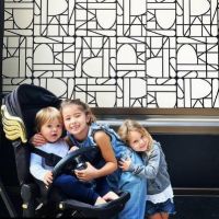 Así son los lujosos cochecitos con los que la China Suárez pasea a sus hijos en Madrid