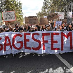 Las matronas en huelga se manifiestan para exigir mejores salarios y un mayor reconocimiento de su trabajo por parte de las autoridades públicas. | Foto:Anne-Christine Poujoulat / AFP