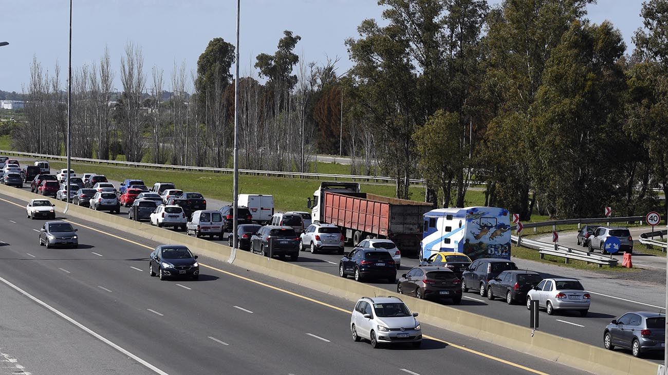 accesos colapsados en CABA, embotellamientos en ruta 2 y peajes