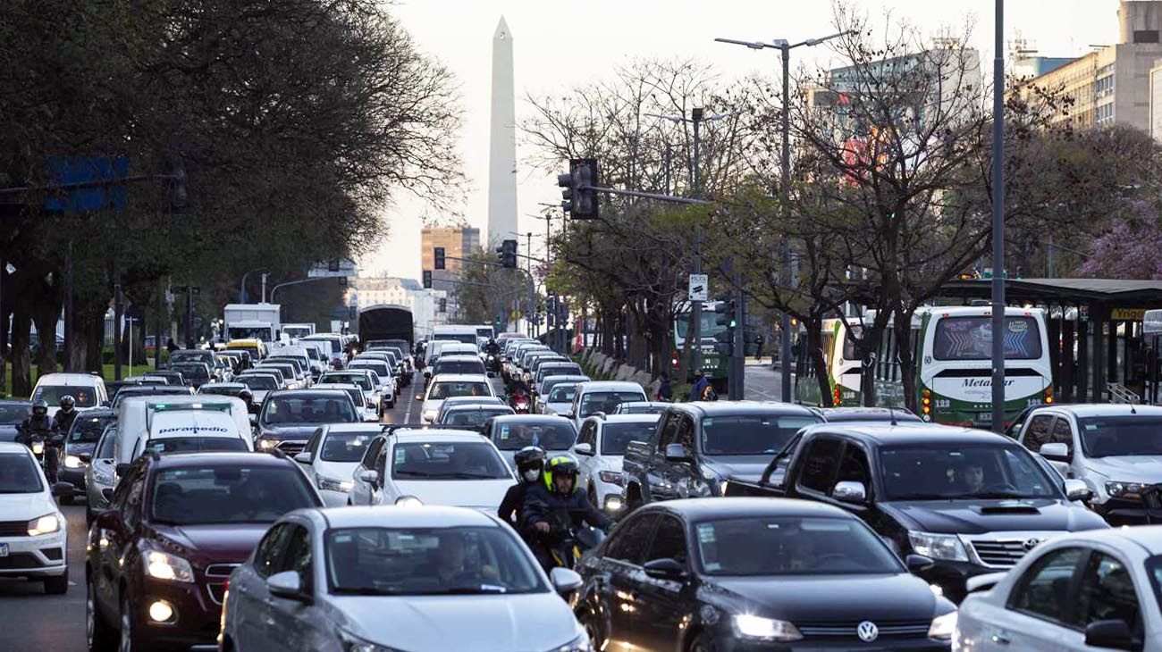 accesos colapsados en CABA, embotellamientos en ruta 2 y peajes