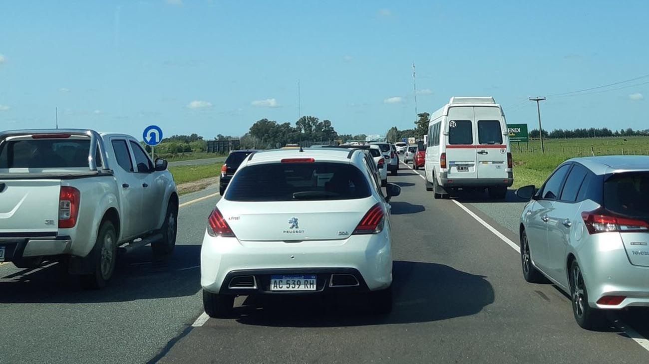 accesos colapsados en CABA, embotellamientos en ruta 2 y peajes