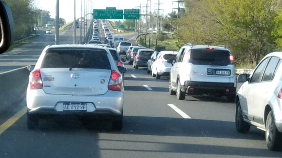 La Ruta 2 este viernes 8 de octubre mano a Mardel: autos con algo de asfalto.