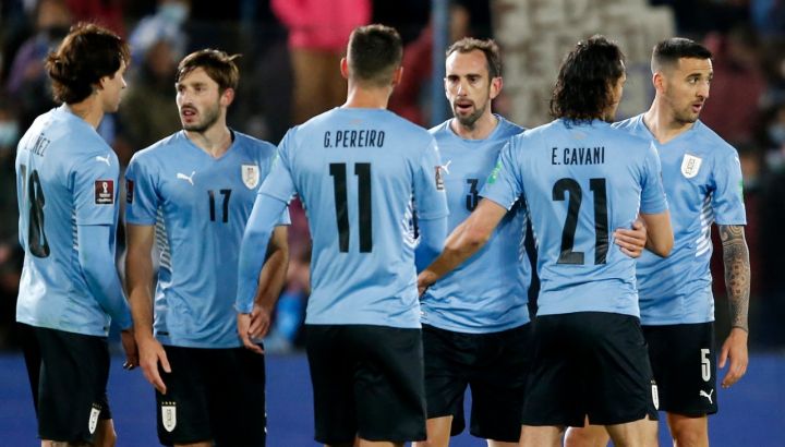 Uruguay se prepara para el clásico de Eliminatorias ante Argentina en Buenos Aires. //AFP