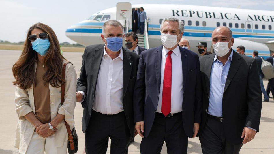 El presidente Alberto Fernández arribó al Aeropuerto Internacional Teniente Benjamín Matienzo de San Miguel de Tucumán 20211011