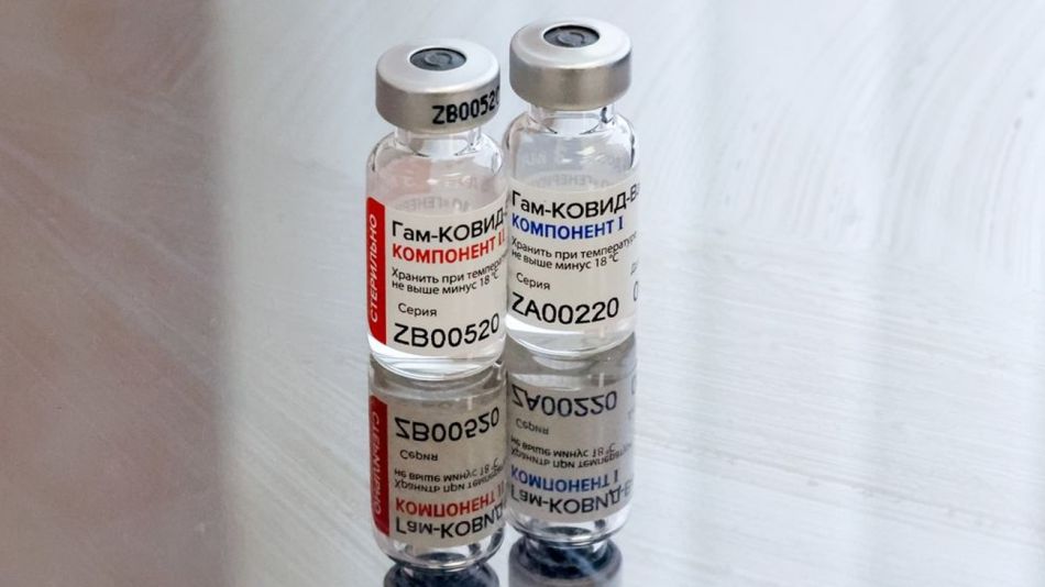 putin sputnik astrazeneca