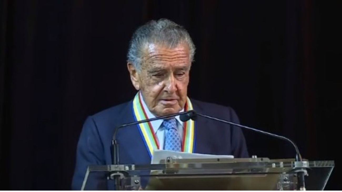 Eduardo Eurnekian recibió la Gold Medal, otorgada por la Americas Society, en Nueva York.