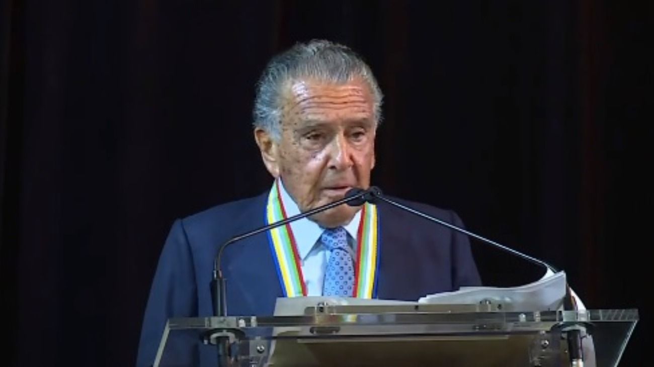 Eduardo Eurnekian recibió la Gold Medal, otorgada por la Americas Society, en Nueva York.