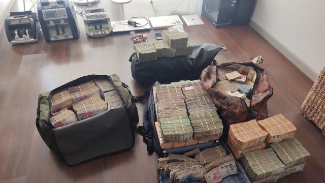 Agentes de la PFA realizaron 23 allanamientos y secuestraron 34 millones de pesos, 30 mil dólares y un arsenal