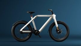 A pesar de sus interesantes características, lo cierto es que esta bicicleta supera ampliamente el límite de velocidad establecido en Europa para estos vehículos.