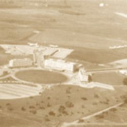 Vista del antiguo Aeropuerto Internacional de Ezeiza, que le dio un gran impulso al crecimiento de la ciudad.