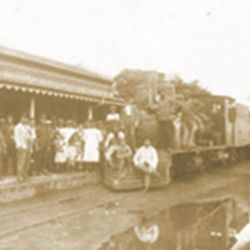 La llegada del Ferrocarril del Oeste trajo un gran crecimiento para la ciudad.
