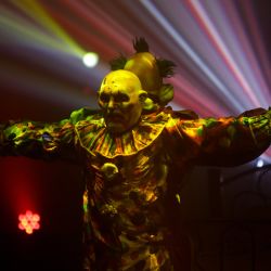 Artistas realizan una presentación en el espectáculo "Circo de los Temores", en Naucalpan, México. | Foto:Xinhua/Francisco Cañedo