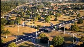 Fue fundada por la Ley Provincial Nº 11550/94 que entró en vigencia un año más tarde.