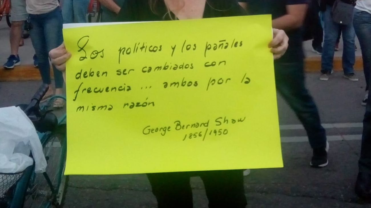 Vecinos del barrio de Arroyito se manifestaron producto del violento asesinato de Joaquín Pérez