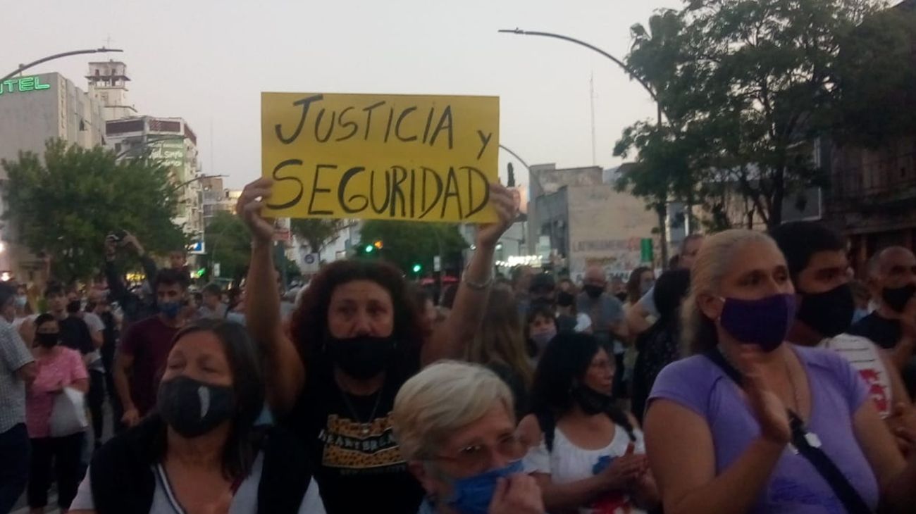 Vecinos del barrio de Arroyito se manifestaron producto del violento asesinato de Joaquín Pérez