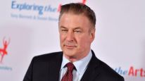 Alec Baldwin disparó un arma de utilería en un rodaje y mató a una persona