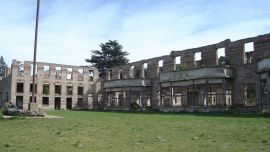 Club Hotel Sierra de la Ventana un establecimiento turístico ideado en el 1900 que hoy se encuentra abandonado.