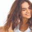 Siempre, luego de un brushing pasar un aceite reparador de puntas que ayuda al cabello a no tener frizz y le da un toque final.