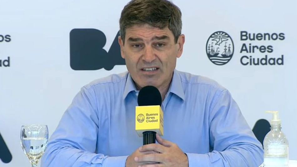 Fernán Quirós anunciando terceras dosis en CABA 20211028