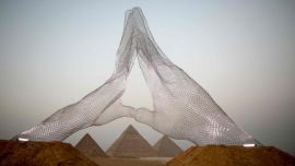 Es la primera muestra de arte que se realiza en la Pirámide de Giza.