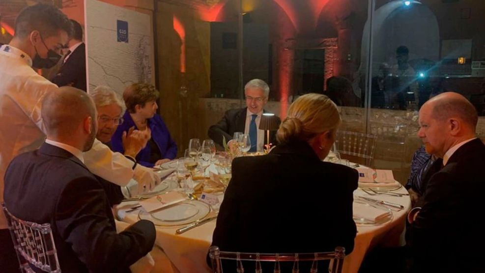 Luego del G20 de ministros de Economía, Guzmán cenó con Georgieva, Olaf Scholz y la reina Máxima de Holanda en Roma.
