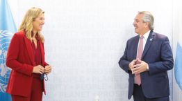 Sonrisas argentinas. La reina Máxima y Alberto Fernández, este domingo en los encuentros protolocares del G20 en Roma.