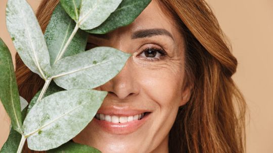 Así deberías cuidar tu piel después de los 50