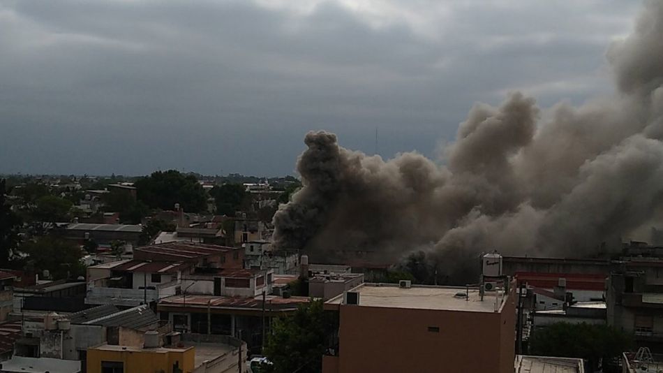 incendio en una maderera de Caseros 20211101