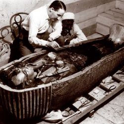 En el interior de la tumba KV62 se encontraba la momia intacta del legendario faraón egipcio.  