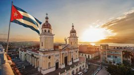 Cuba abrirá sus fronteras para recibir nuevamente a turistas vacunados con presentando PCT negativo.