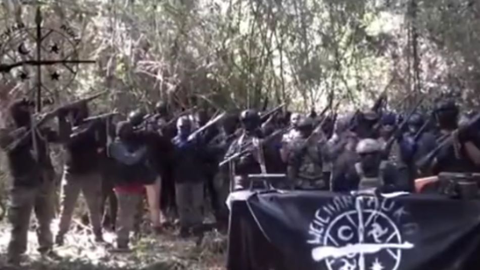 El video de los presuntos mapuches en Chile, disparando sus armas y amenazando al gobierno de Pïñera. 
