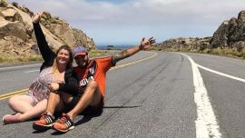 Una pareja que recorría el mundo en una vieja Trafic llegó a Córdoba y les robaron todo